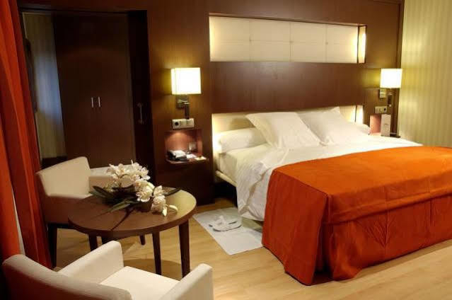 Ma Nazaries Business And 5* Granada